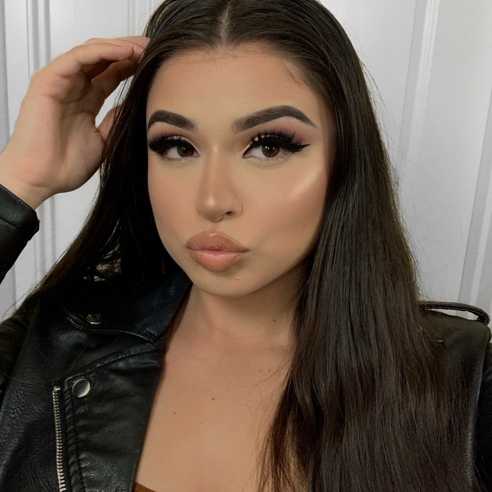 Meet your Posher, Jasmine